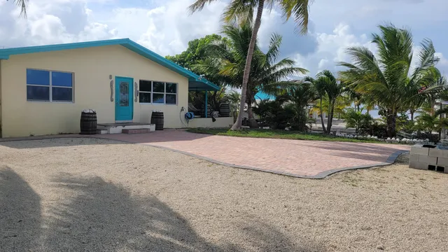 $1,900,000 | 31253 Hibiscus Drive, Big Pine Key, FL 33043