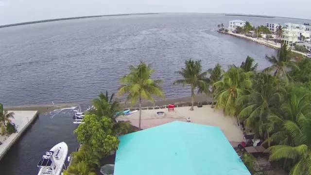 $1,900,000 | 31253 Hibiscus Drive, Big Pine Key, FL 33043