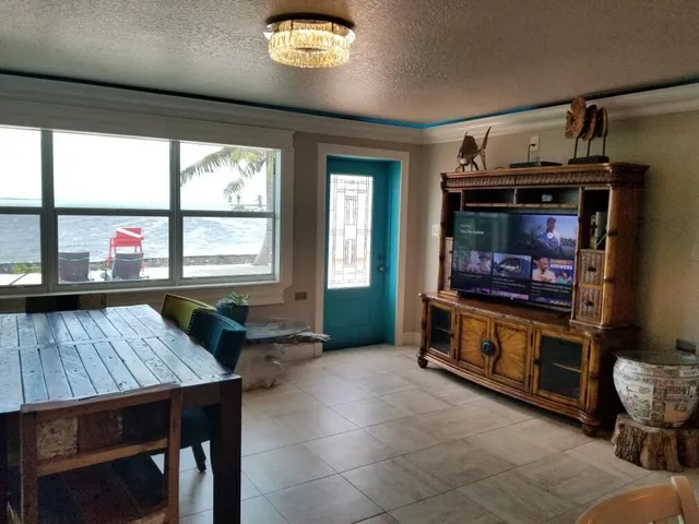 $1,900,000 | 31253 Hibiscus Drive, Big Pine Key, FL 33043