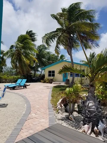 $1,900,000 | 31253 Hibiscus Drive, Big Pine Key, FL 33043