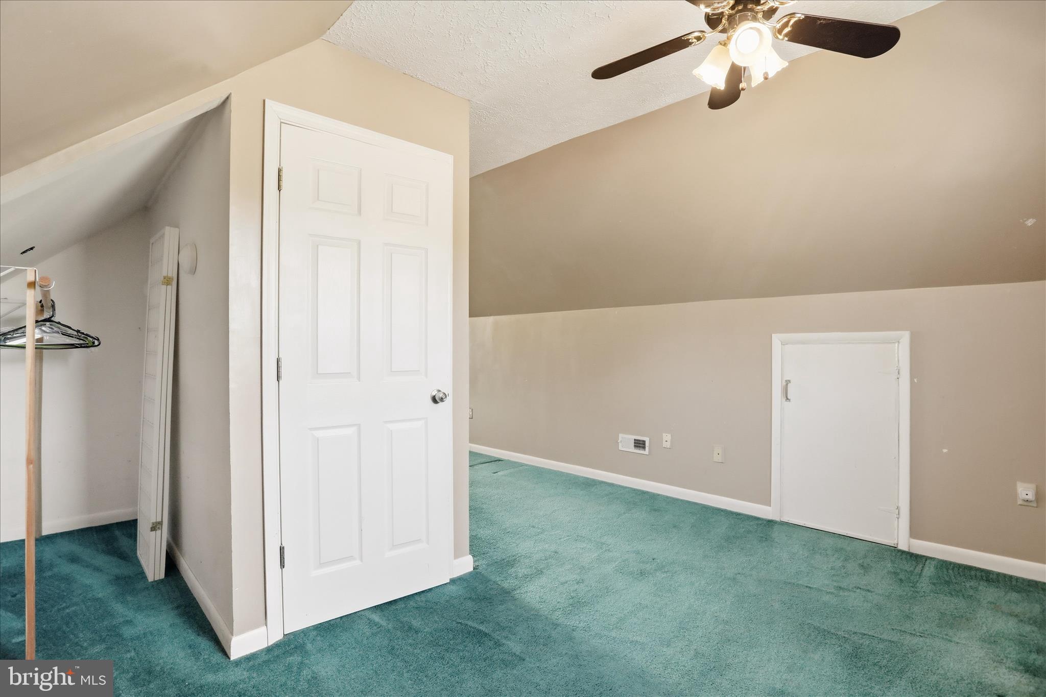 605 Stockton Road Front Royal, VA 22630 - Photo 33 of 54 Upper level bedroom #3