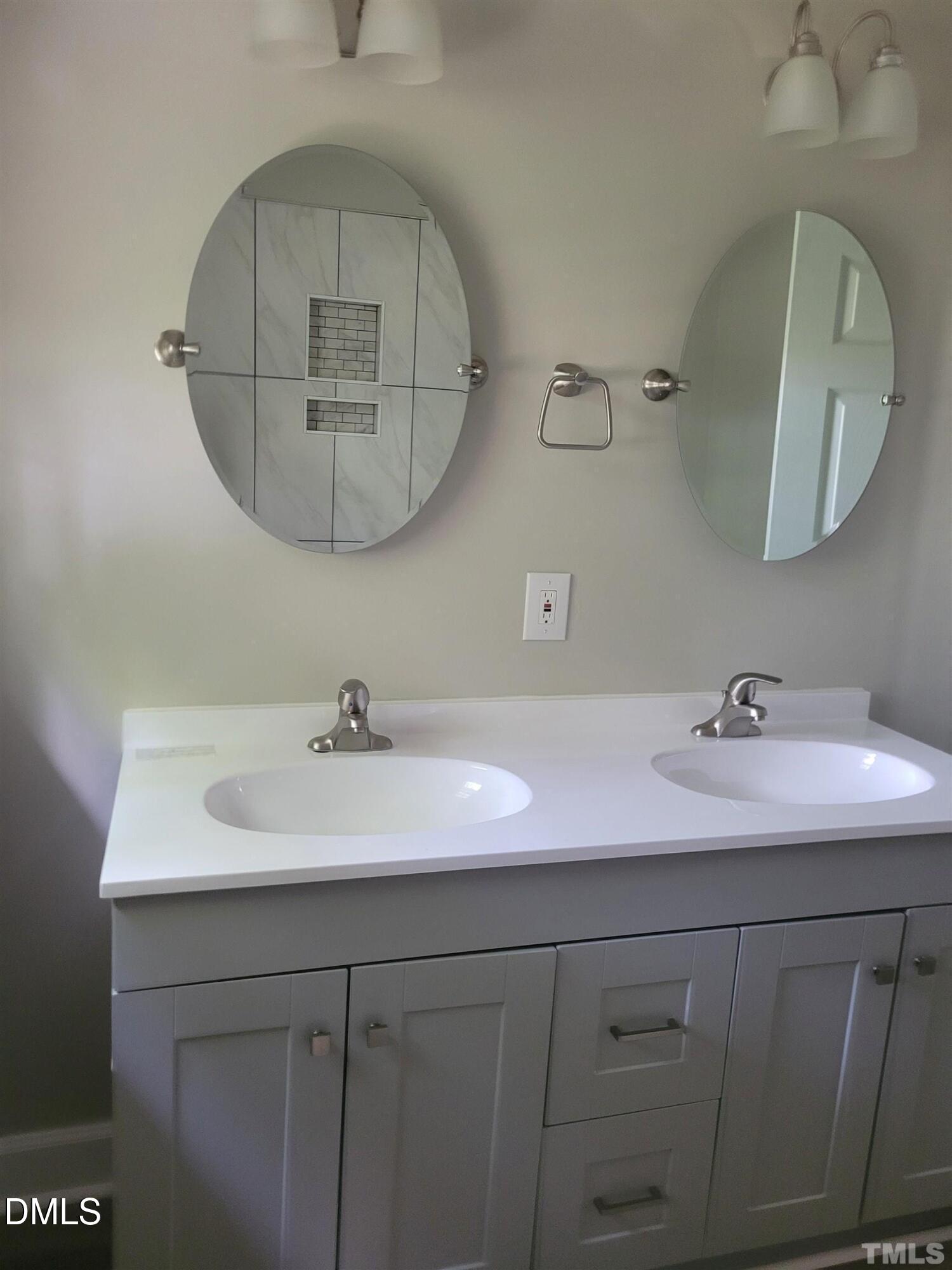 709 Broad Street West Wilson, NC 27893 - Photo 11 of 13 20260105213429768927000000-o