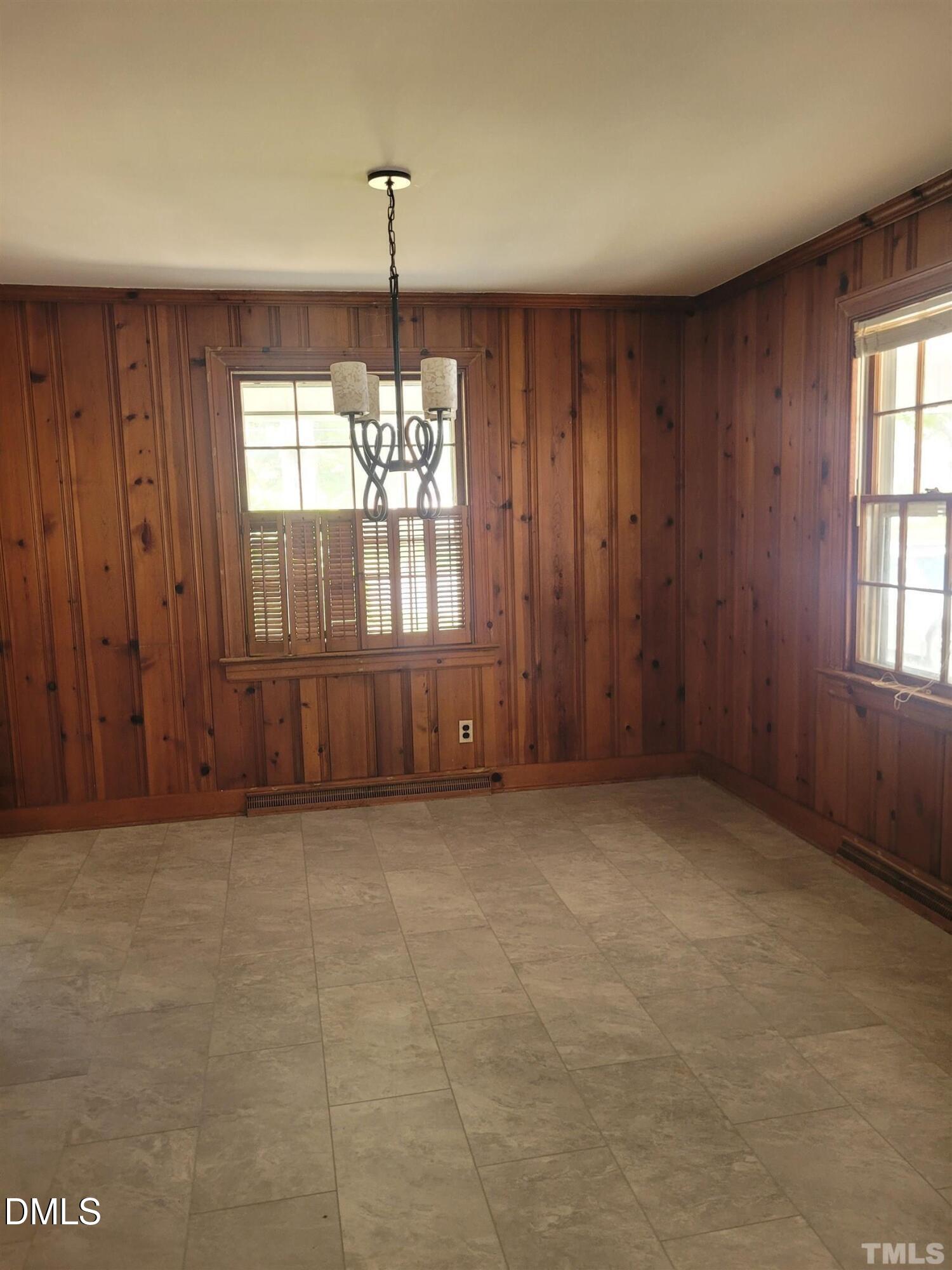 709 Broad Street West Wilson, NC 27893 - Photo 9 of 13 20260105213426739946000000-o