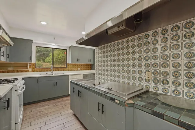 $1,100,000 | 14371 Race Track Road, Walnut Grove, CA 95690