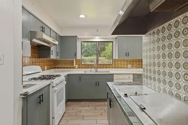 $1,100,000 | 14371 Race Track Road, Walnut Grove, CA 95690