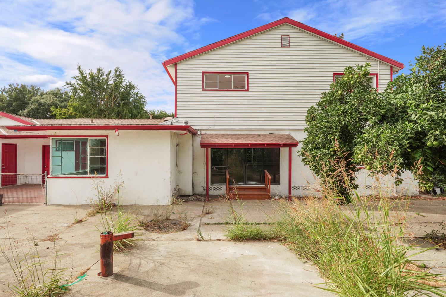 14371 Race Track Road Walnut Grove, CA 95690 - Photo 70 of 88 a front view of a house with a yard