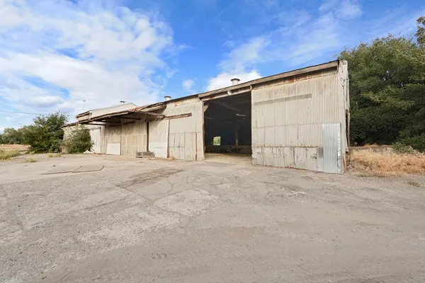 $1,100,000 | 14371 Race Track Road, Walnut Grove, CA 95690