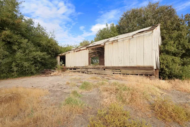 $1,100,000 | 14371 Race Track Road, Walnut Grove, CA 95690