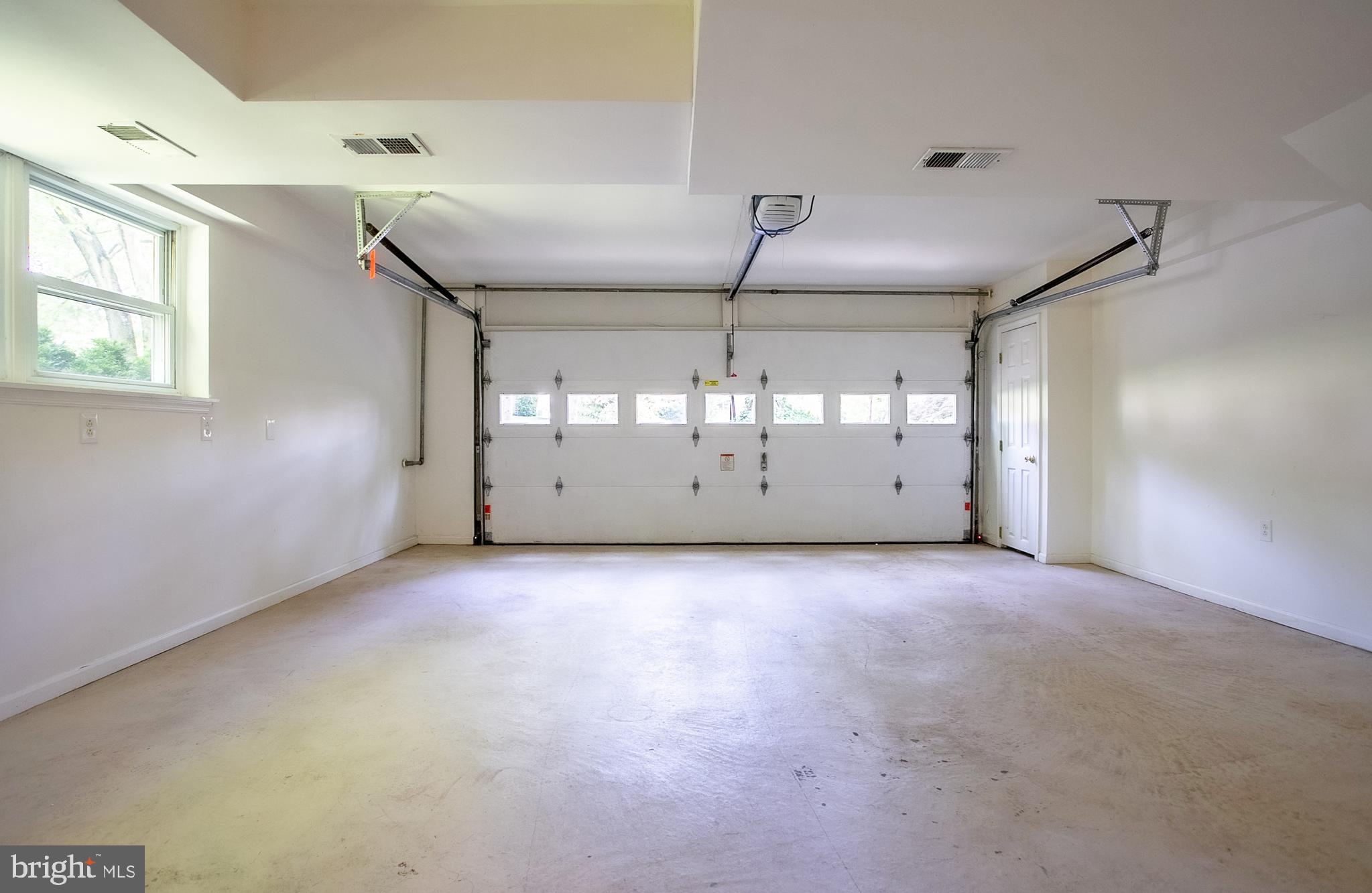 922 Beverly Road Jenkintown, PA 19046 - Photo 21 of 33 Garage