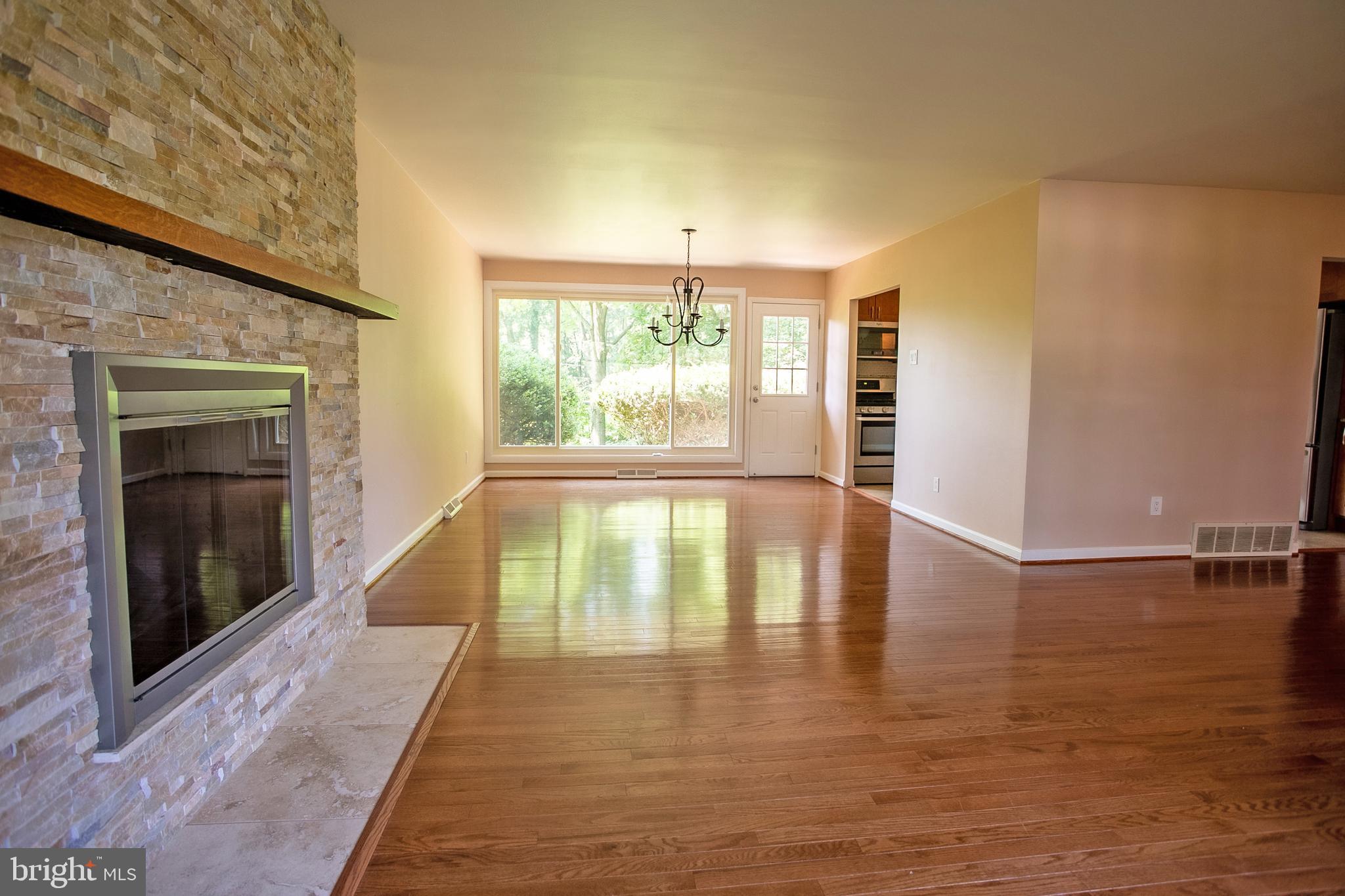 922 Beverly Road Jenkintown, PA 19046 - Photo 5 of 33 Living Room
