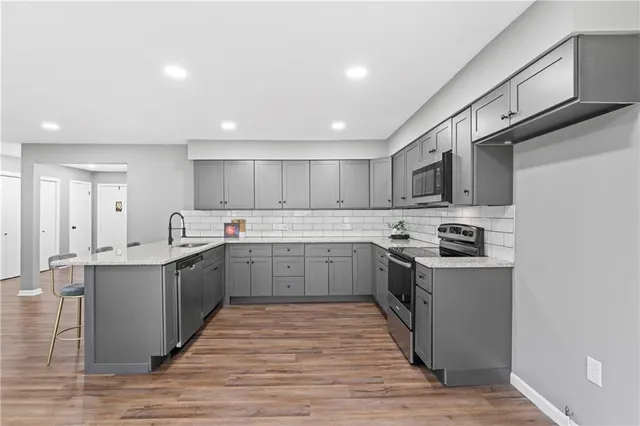 $385,000 | 2081 Willow Lane, Excelsior Springs, MO 64024