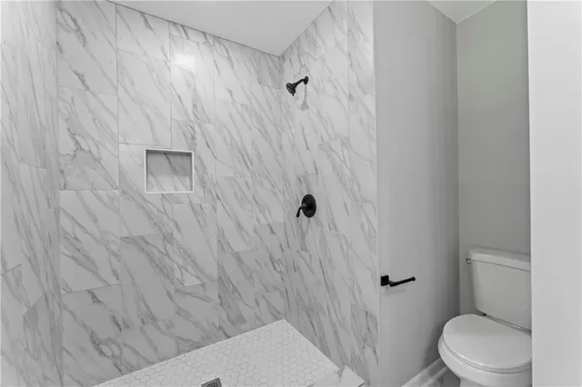 $385,000 | 2081 Willow Lane, Excelsior Springs, MO 64024