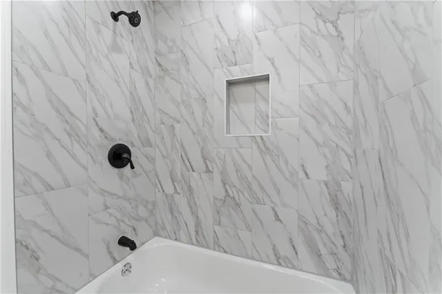 $385,000 | 2081 Willow Lane, Excelsior Springs, MO 64024