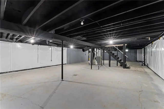 $385,000 | 2081 Willow Lane, Excelsior Springs, MO 64024