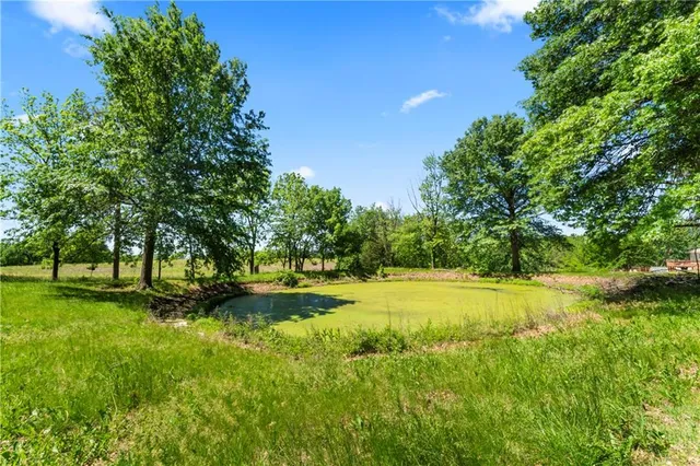 $385,000 | 2081 Willow Lane, Excelsior Springs, MO 64024