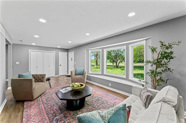 $385,000 | 2081 Willow Lane, Excelsior Springs, MO 64024