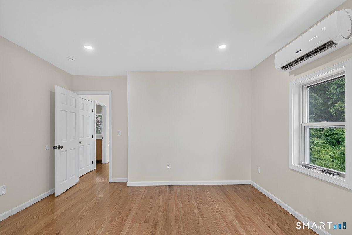 52 Walnut Hill Road East Lyme, CT 06333 - Photo 28 of 34