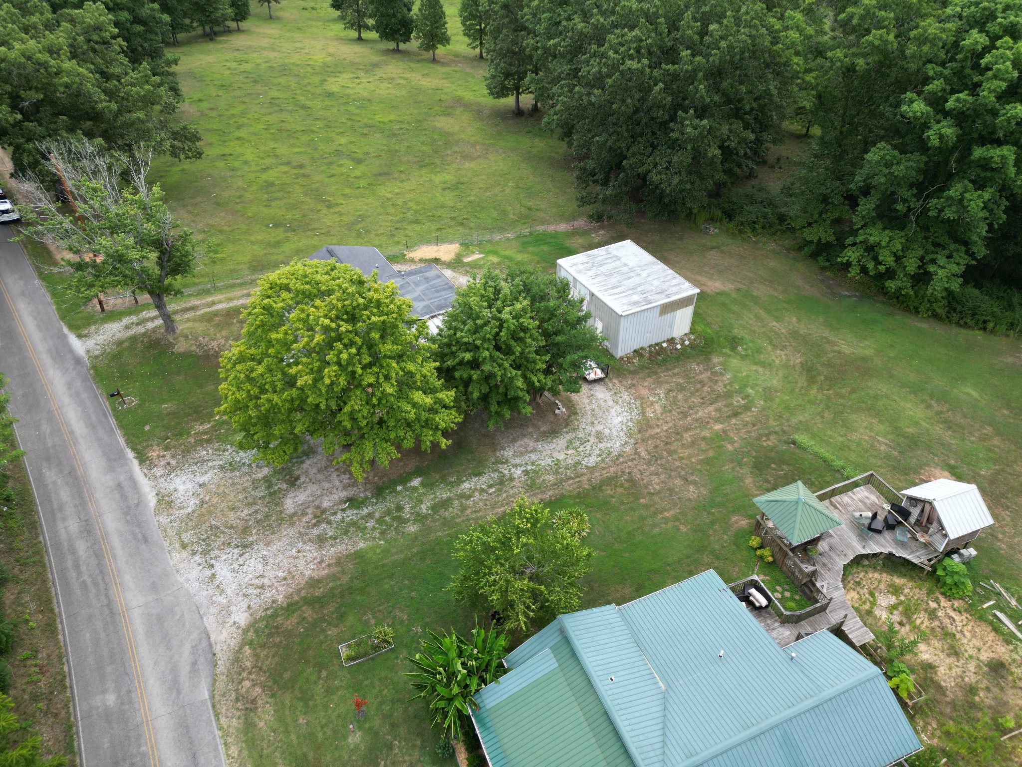 1465 Bakers Work Road Burns, TN 37029 - Photo 33 of 38 Gallery Image 33