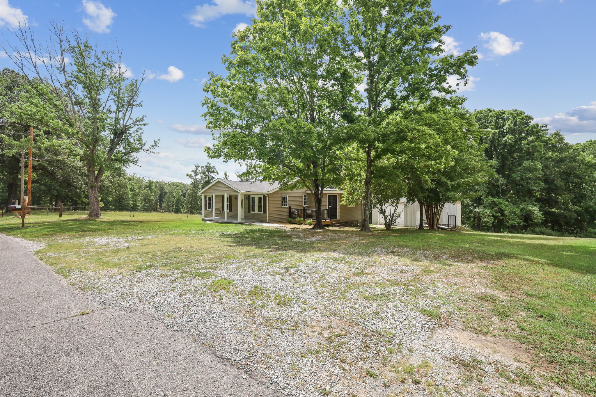 1465 Bakers Work Road Burns, TN 37029 - Photo 4 of 38 Gallery Image 4