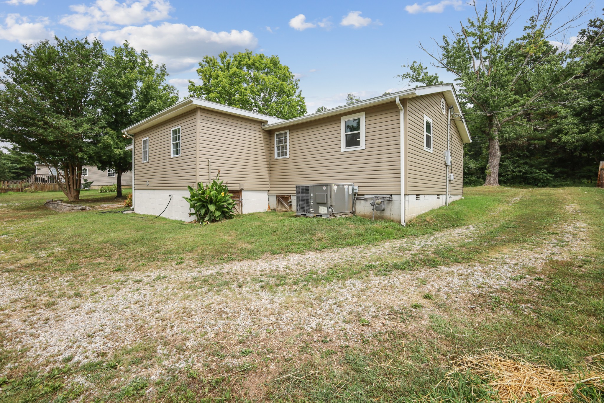 1465 Bakers Work Road Burns, TN 37029 - Photo 8 of 38 Gallery Image 8