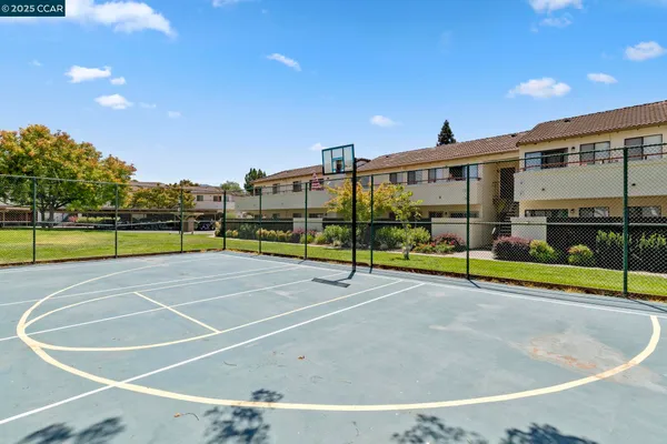 $595,000 | 5050 Valley Crest Drive, Unit 63, Concord, CA 94521