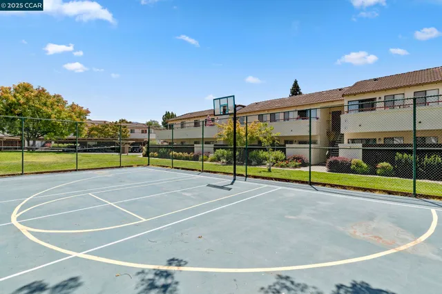 $595,000 | 5050 Valley Crest Drive, Unit 63, Concord, CA 94521