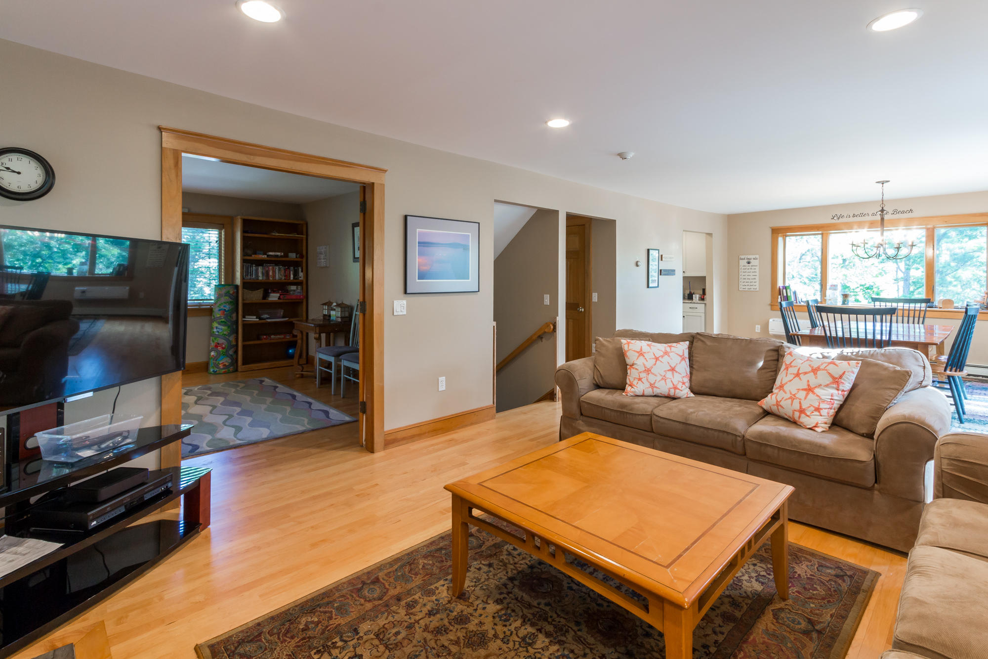 42 Meadow View Road Oak Bluffs, MA 02557 - Photo 11 of 33 42 Meadow View Road (3 of 34)