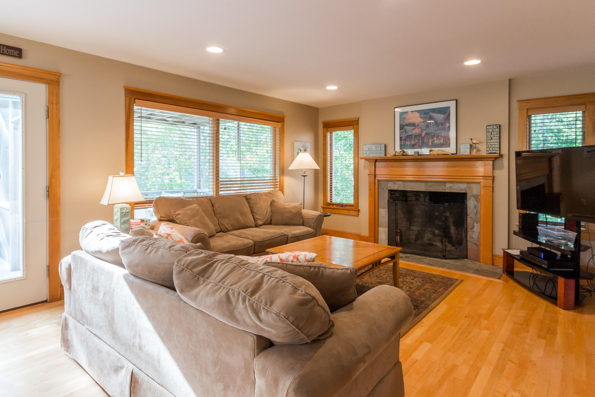 42 Meadow View Road Oak Bluffs, MA 02557 - Photo 7 of 33 42 Meadow View Road (1 of 34)