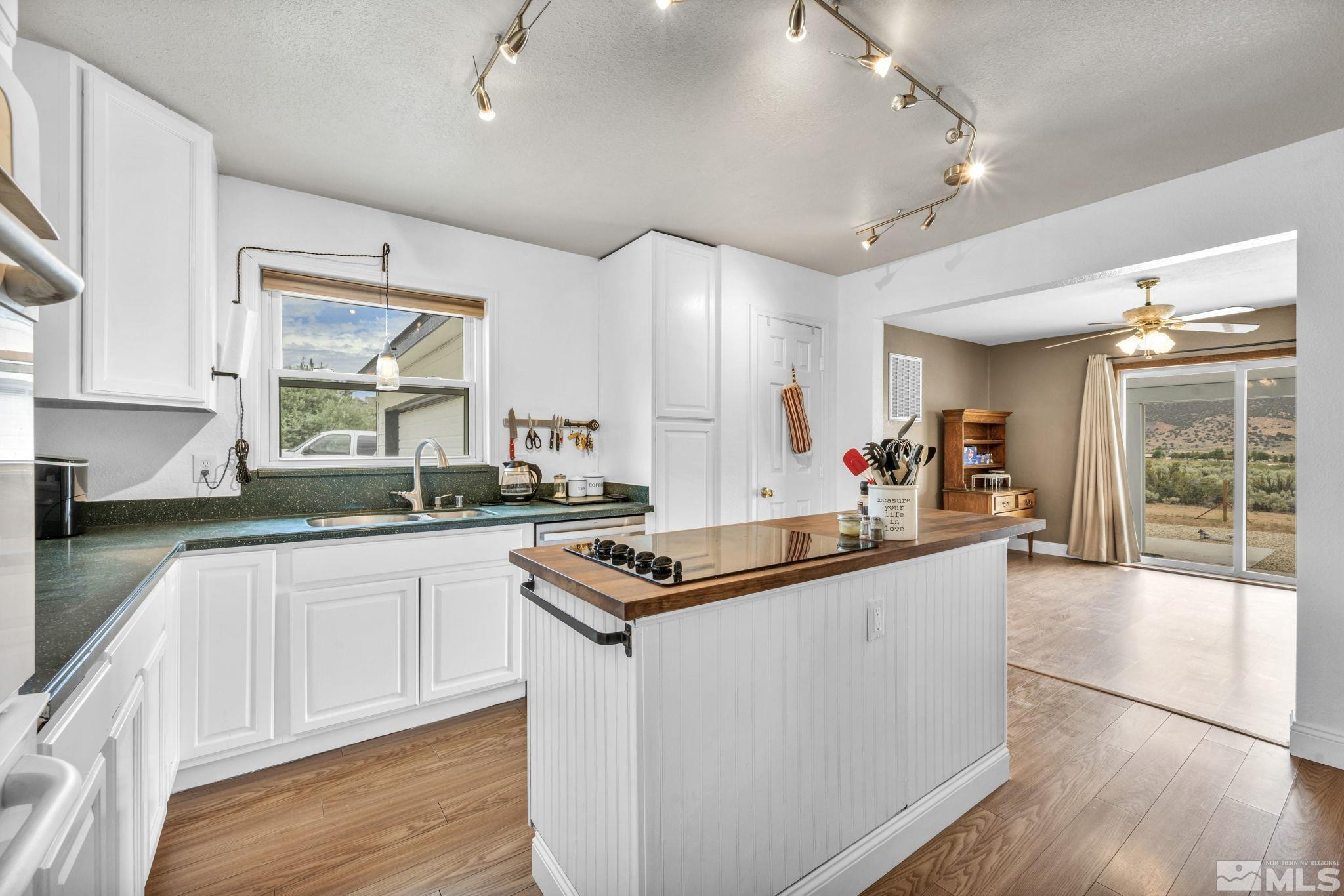 16650 North Red Rock Road Reno, NV 89508 - Photo 8 of 40 Photo 8
