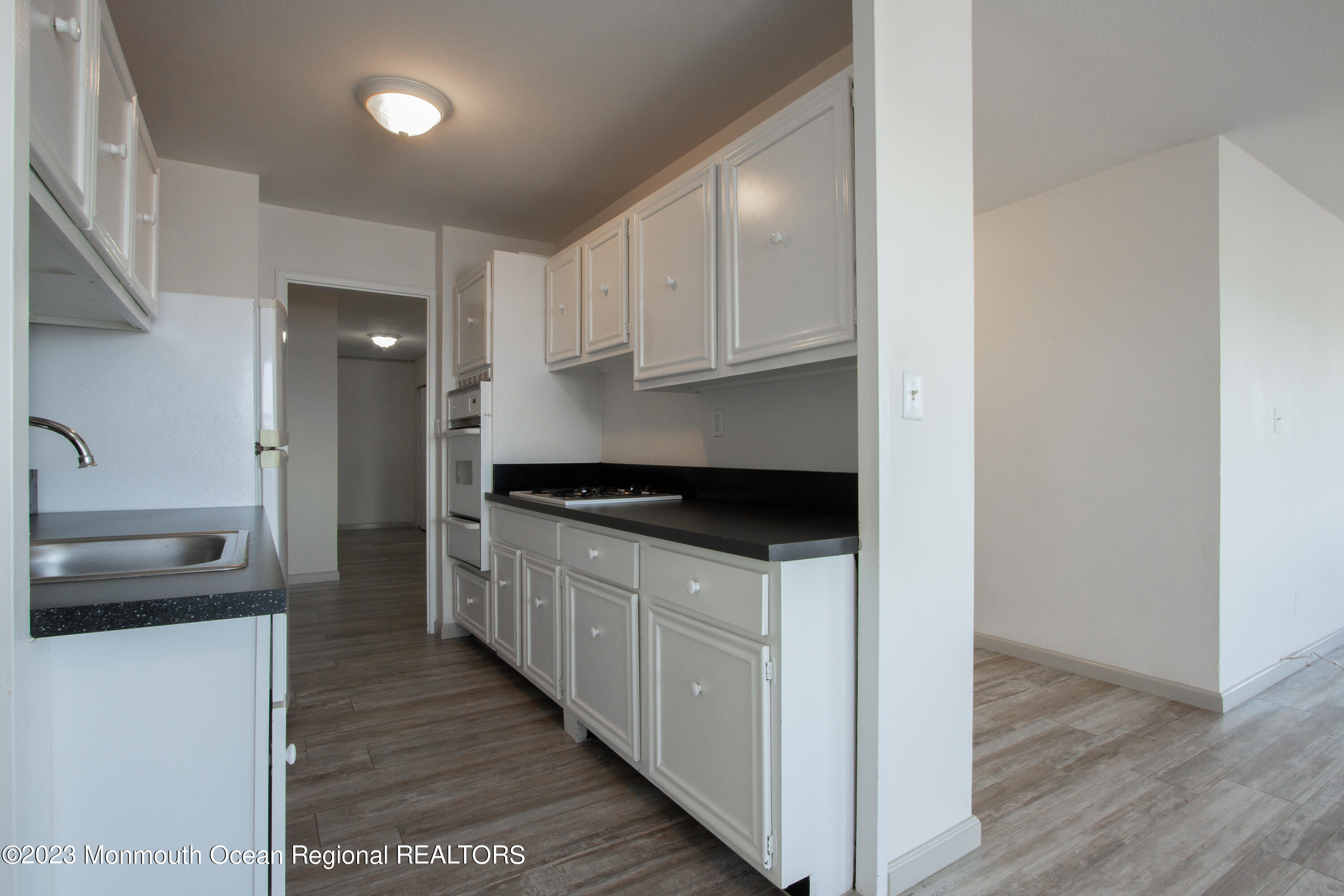 28 Riverside Avenue, Unit 1N Red Bank, NJ 07701 - Photo 6 of 31 Kitchen