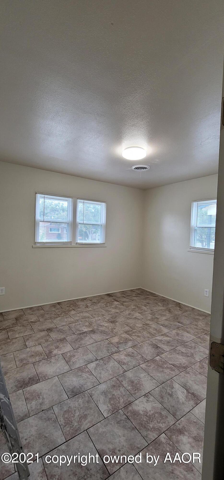 5014 Leigh Avenue Amarillo, TX 79110 - Photo 11 of 17 20210927_150312