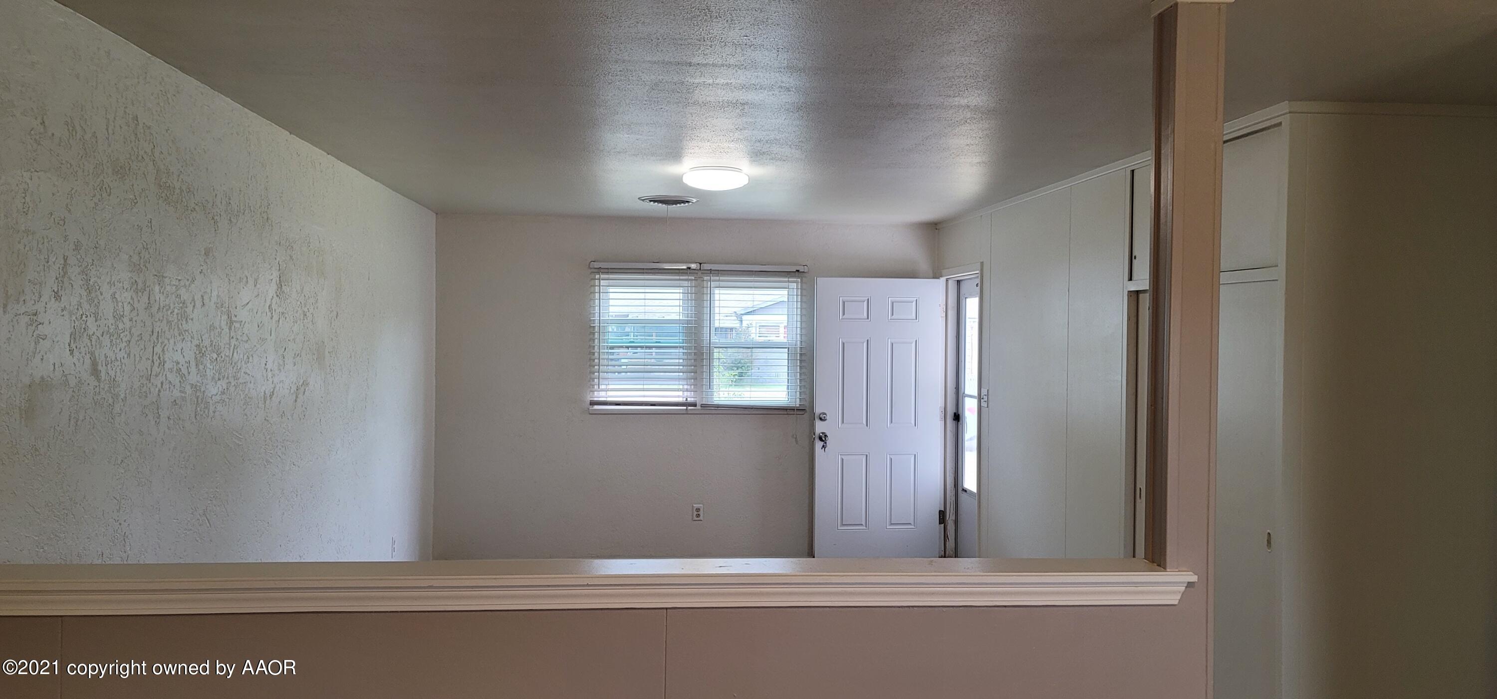 5014 Leigh Avenue Amarillo, TX 79110 - Photo 3 of 17 20210927_152200