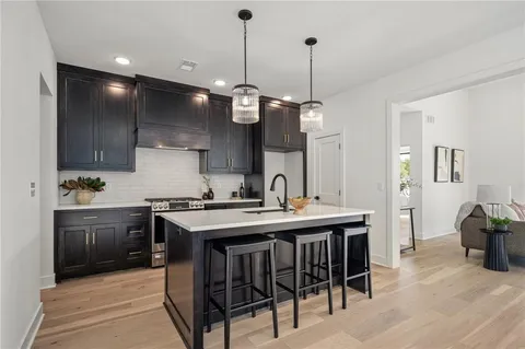 $742,010 | 9605 Red Oak Drive, Lenexa, KS 66219