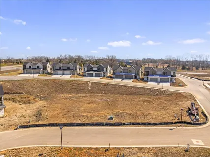 $742,010 | 9605 Red Oak Drive, Lenexa, KS 66219