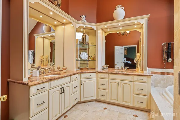 $1,288,000 | 2 Kristen Court, Old Bridge, NJ 07747