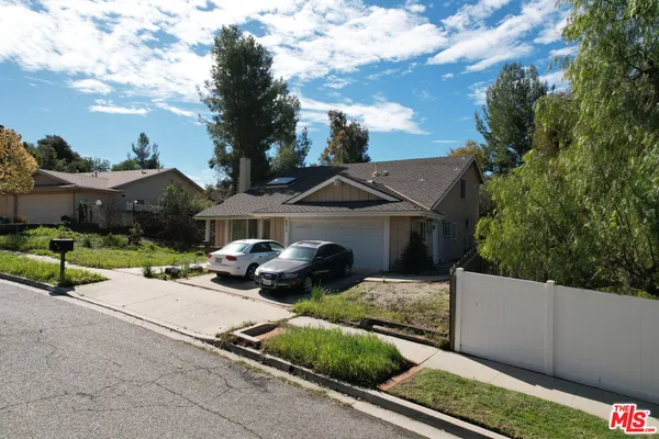 $1,200,000 | 6618 Smoke Tree Avenue, Oak Park, CA 91377