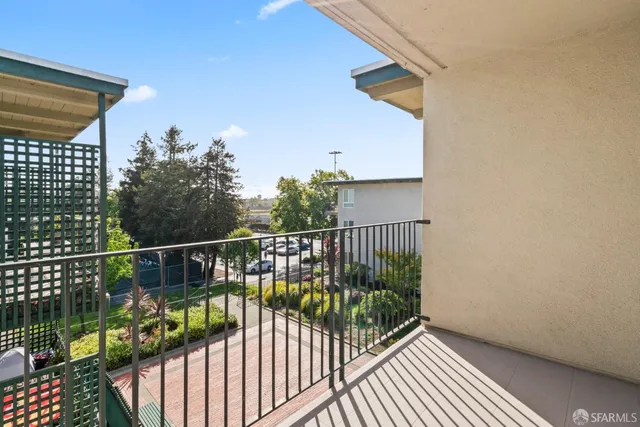 a view of parking area