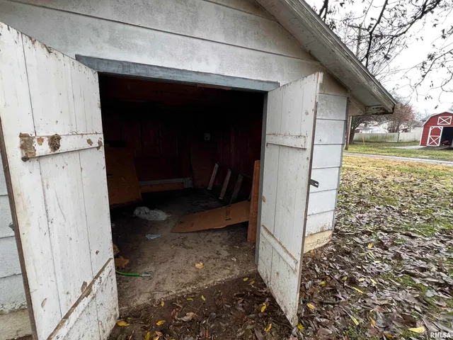 $32,000 | 174 East Wilson Avenue, Shawneetown, IL 62984