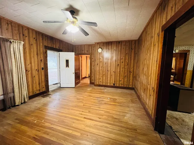 $32,000 | 174 East Wilson Avenue, Shawneetown, IL 62984