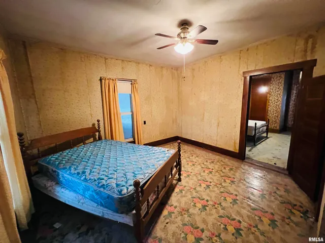 $32,000 | 174 East Wilson Avenue, Shawneetown, IL 62984