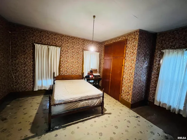 $32,000 | 174 East Wilson Avenue, Shawneetown, IL 62984