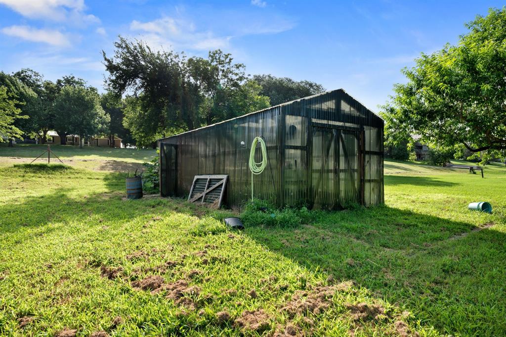 800 Riverview Road Millsap, TX 76066 - Photo 8 of 33