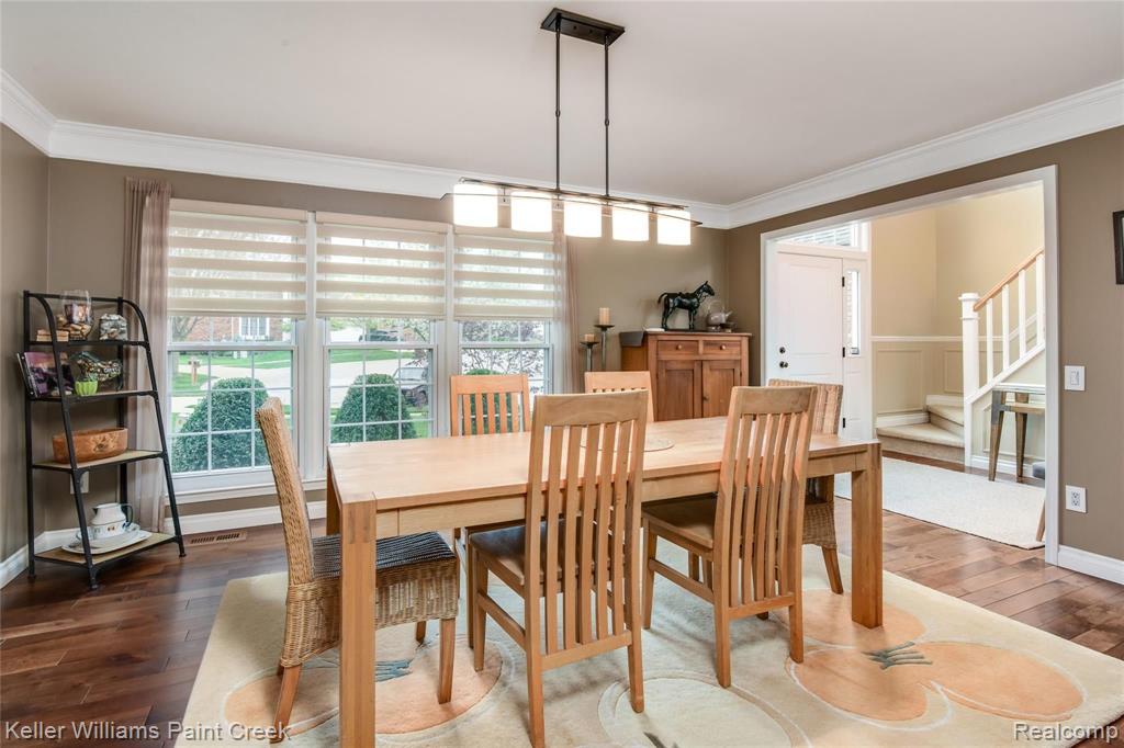 132 Saxon Court Rochester Hills, MI 48307 - Photo 5 of 45