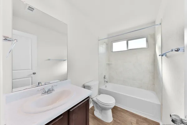 $1,400 | 104 Black Scoter, San Antonio, TX 78253