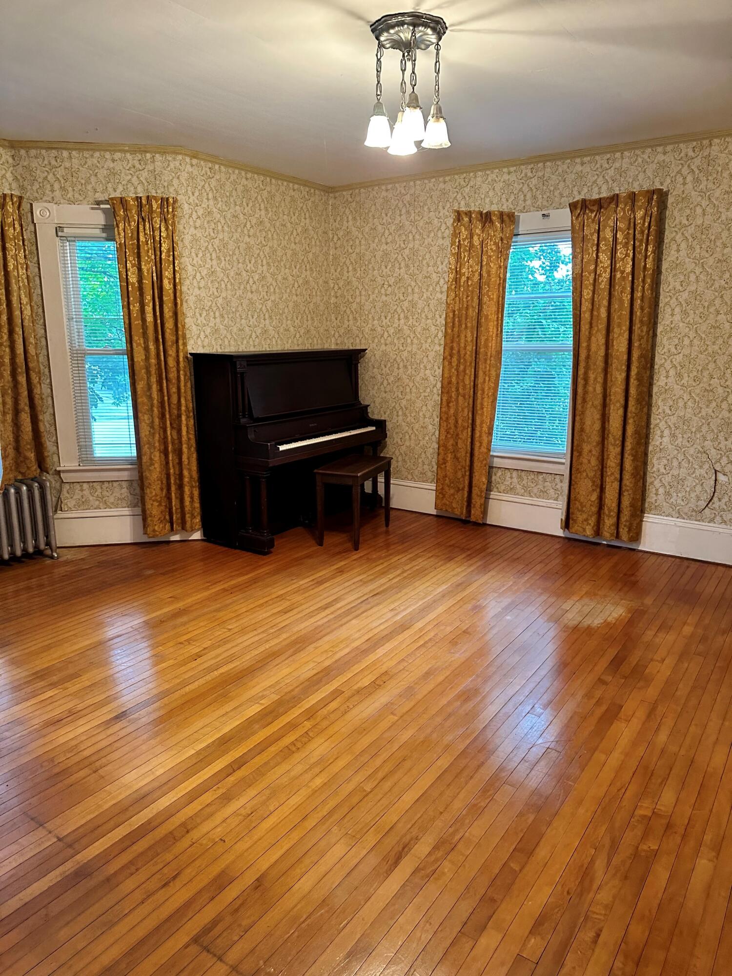 1669 Main Street Mapleton, ME 04757 - Photo 22 of 65 Mapleton Front Room