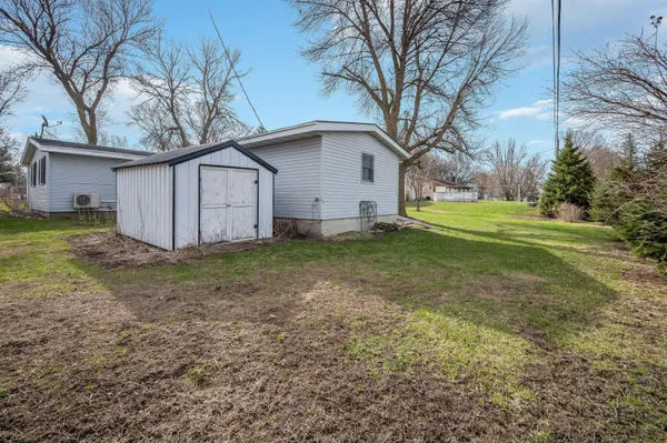 $99,000 | 103 7th Street North, Swea City, IA 50590