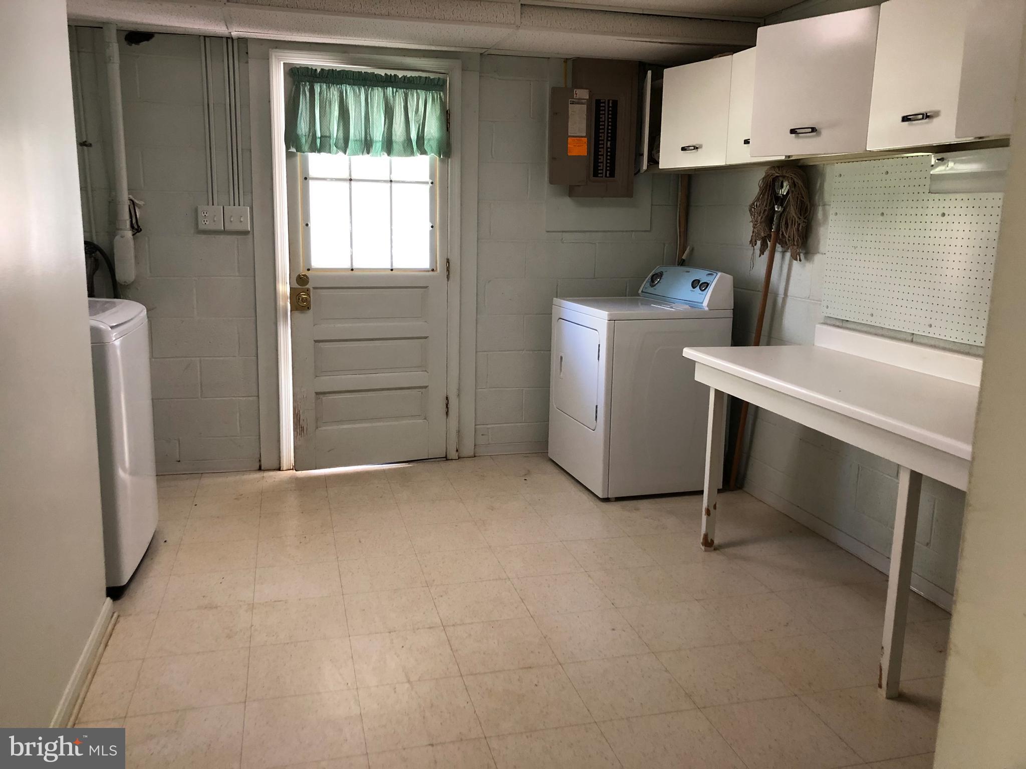 1023 Utterback Store Road Great Falls, VA 22066 - Photo 17 of 28 Laundry room