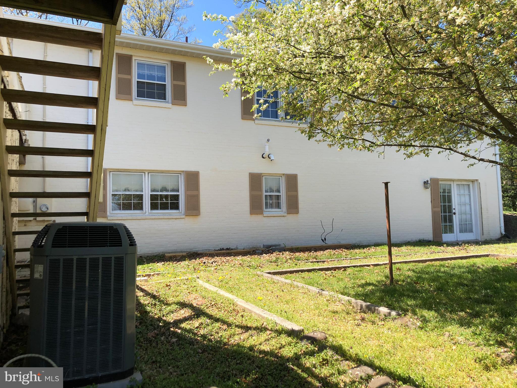 1023 Utterback Store Road Great Falls, VA 22066 - Photo 3 of 28 Exterior (Rear)