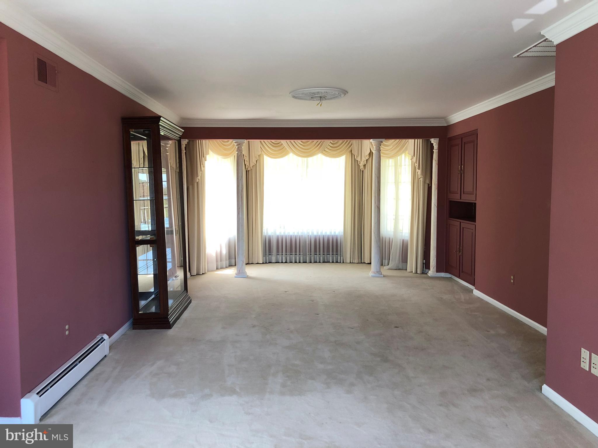 1023 Utterback Store Road Great Falls, VA 22066 - Photo 5 of 28 Family Room