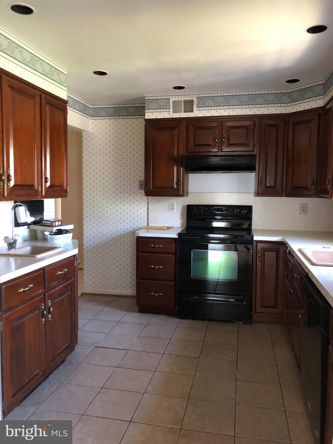 1023 Utterback Store Road Great Falls, VA 22066 - Photo 9 of 28 Kitchen